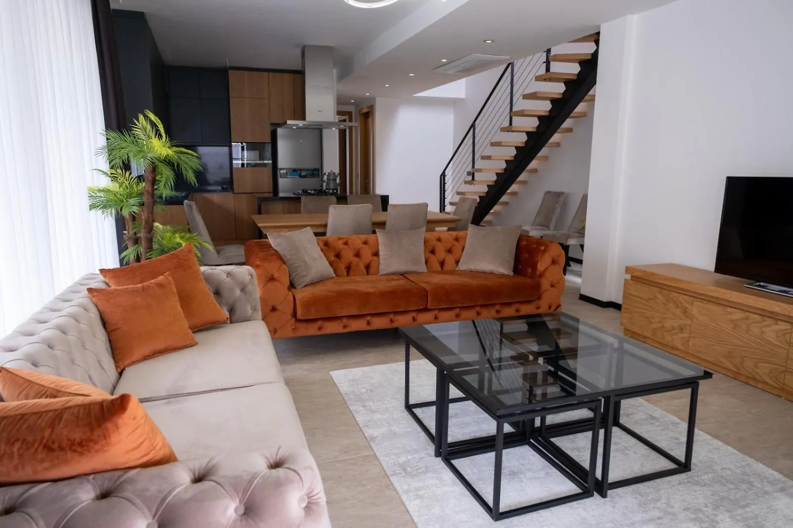 Cesme Merkez Sueper Lueks